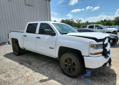 2018 Chevrolet Silverado K1500 Custom z USA, uszkodzony, nr VIN 3GCUKPEC9JG509525